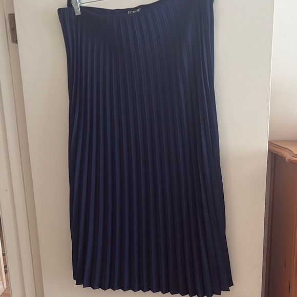 Navy J.Crew Women’s Pleated Skirt - Picture 7 of 9